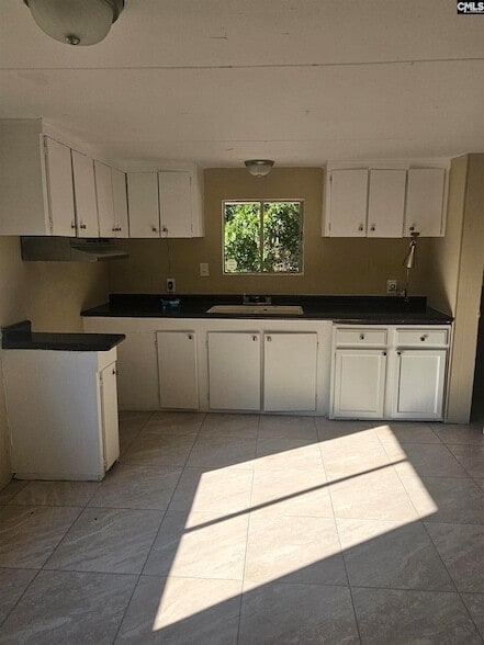 Building Photo - 119 E Woods Ct