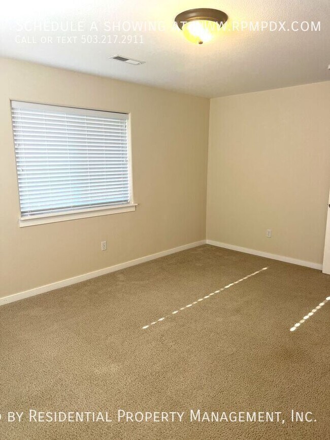 Building Photo - 15355 SW Greenfield Dr