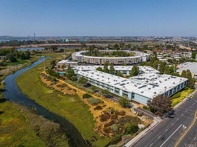 Building Photo - 1 bed/ 1 bath Point Loma condo close to the Bay & Liberty Station!