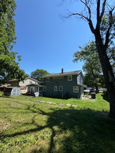 Building Photo - 5641 S 104th St