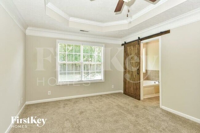 Building Photo - 712 Winding Bluff Way