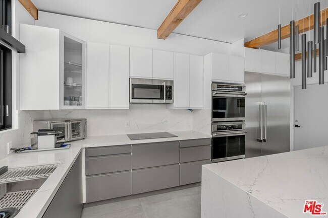 Building Photo - 4108 Highland Ave