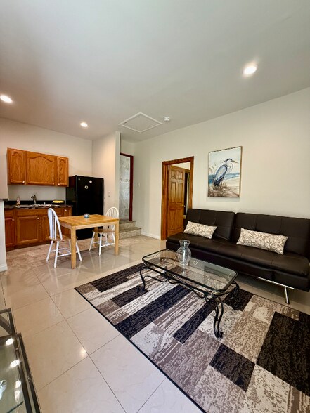 Building Photo - 22972 Crespi St