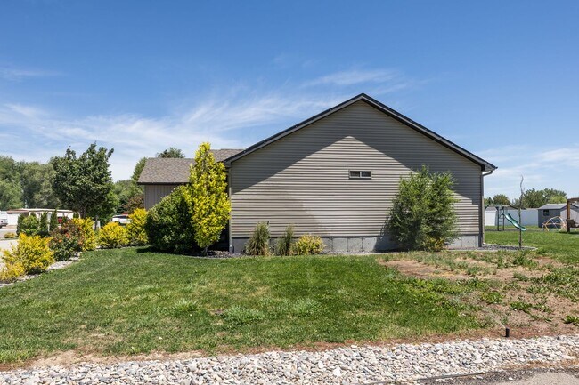 Building Photo - BEAUTIFUL 5 BED 3 BATH HOME IN FIRTH