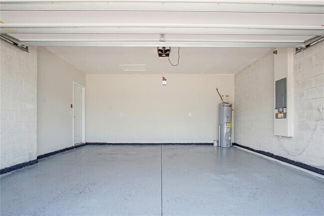 Building Photo - 1173 Lexington Ln