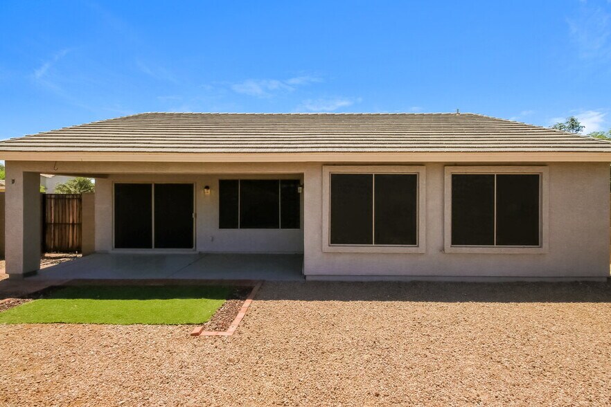 Building Photo - 1846 W Half Moon Cir