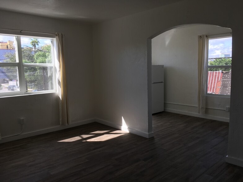 Living NW - 240 NW 8th Ave