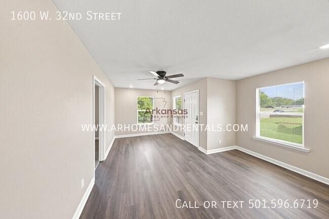 Building Photo - 1600 W 32nd St