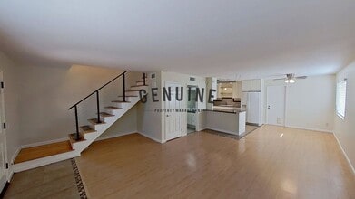 Building Photo - Lovely 2 Bd 1.5Ba Condo in Costa Mesa With Spacious Deck