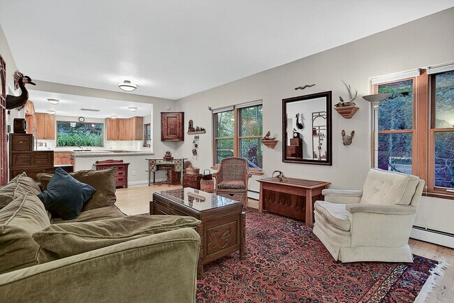 Building Photo - Quintessential Boulder Cottage in Mapleton...