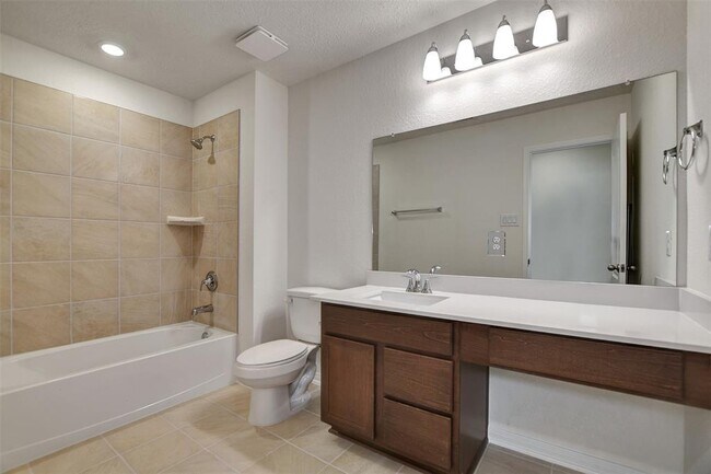 Building Photo - 18214 Sessile Oak Dr