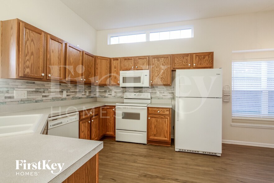 Building Photo - 13460 N Cedar Grove Ct