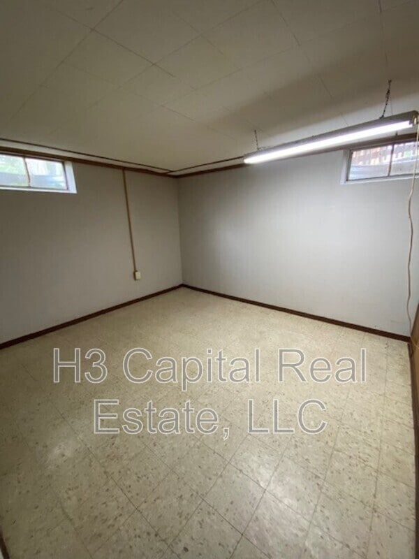 Building Photo - 2111 Clark Ave