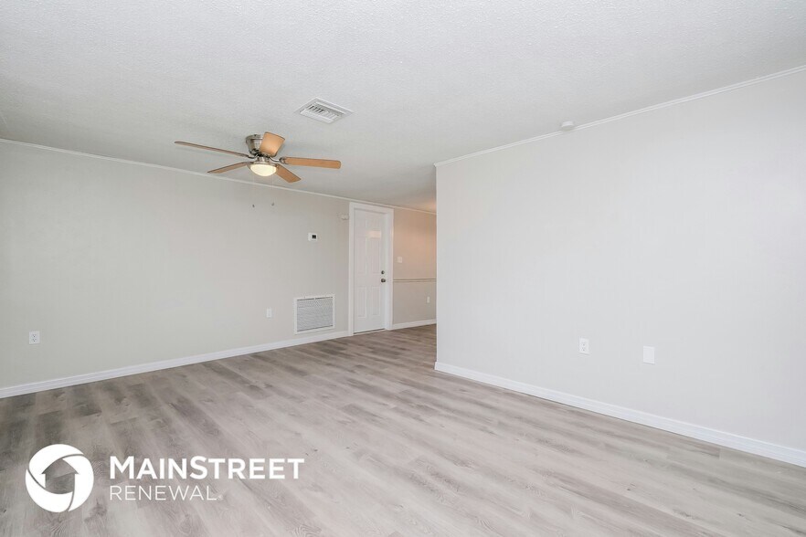 Building Photo - 9211 Chatam Ln