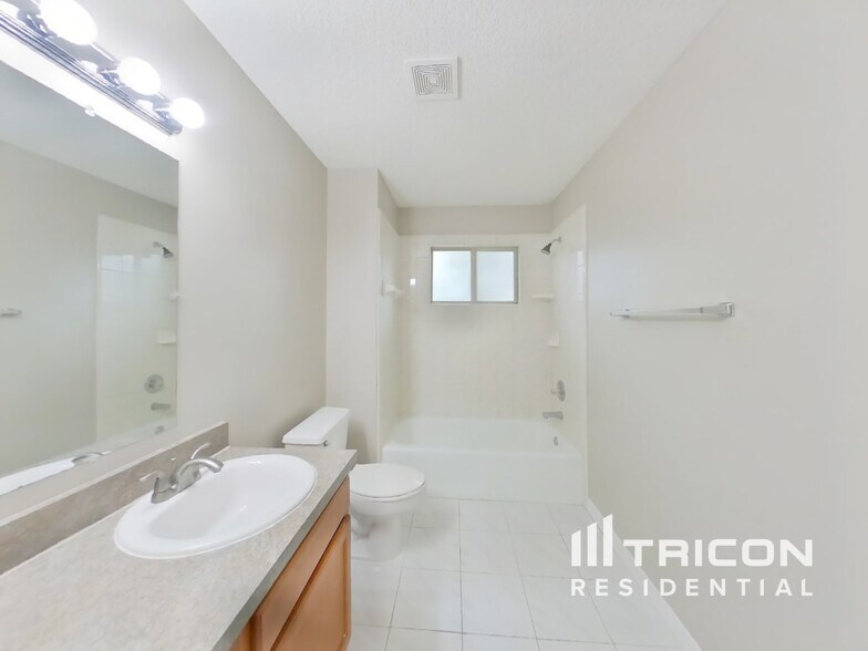 Building Photo - 691 Fruit Cove Forest Rd E