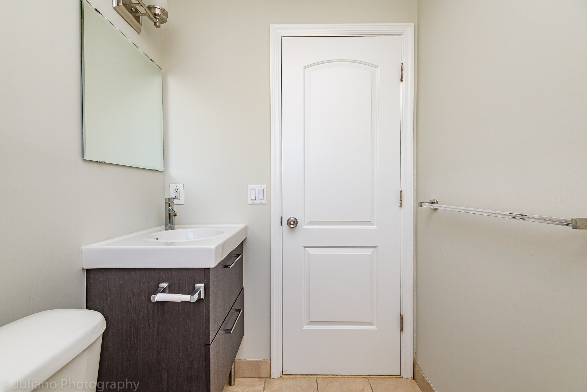 Building Photo - 101 SW 2nd Ave