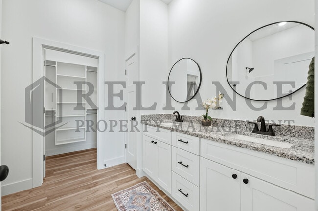 Building Photo - 601 Elmwood St