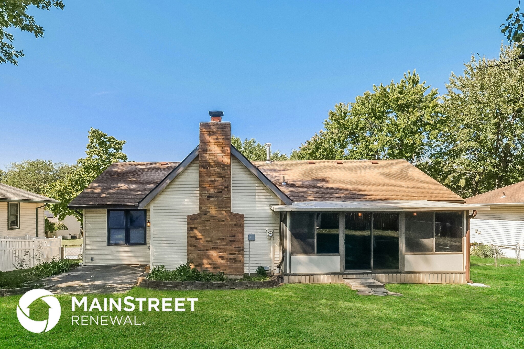 Building Photo - 1815 N Lazy Branch Rd