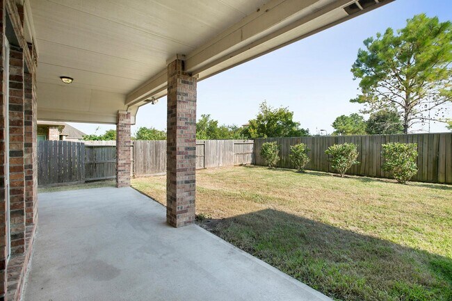 Building Photo - 23919 Via Renata Dr