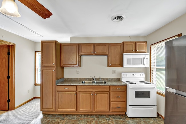 Building Photo - 1049 Yoder Dr