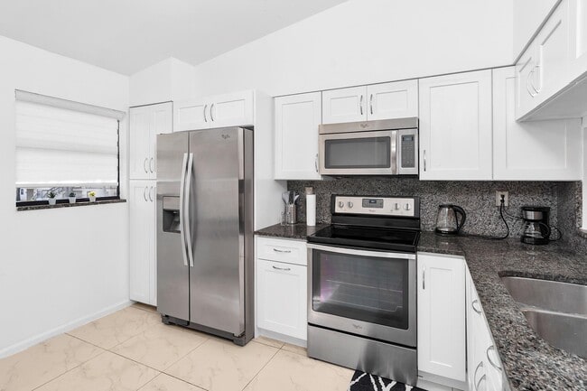 Building Photo - 3139 Millwood Terrace