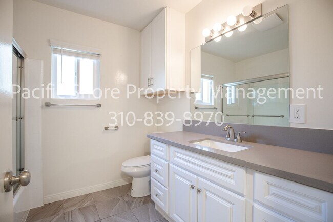 Building Photo - 24 27th Pl