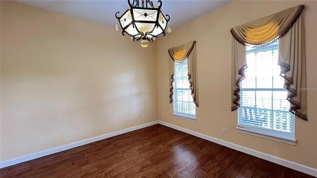 Building Photo - 934 Westpark Dr