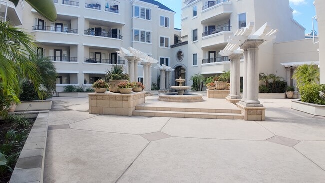 Building Photo - 655 Columbia St