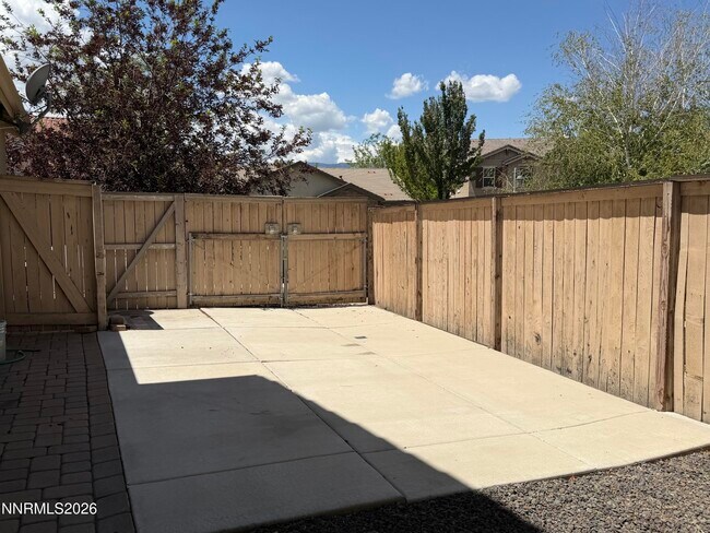 Building Photo - 10890 Oakhaven Dr