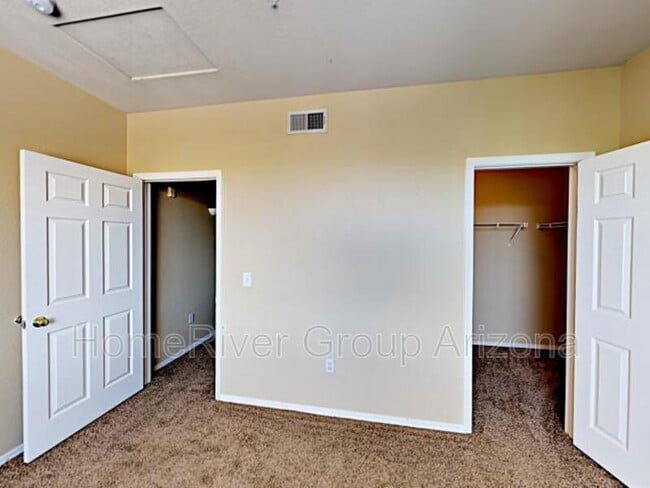 Building Photo - 5401 E Van Buren St