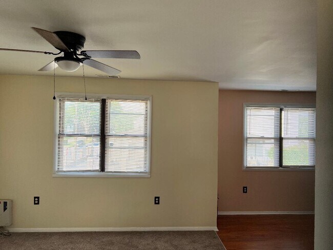 Living room Dining room - 4400 McMenamy St