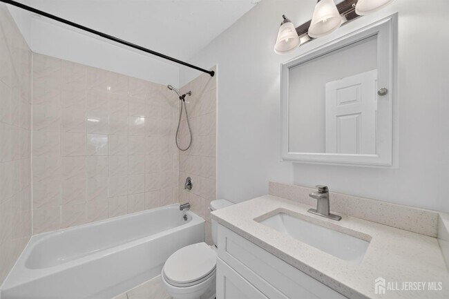 Building Photo - 138 Pershing Ave
