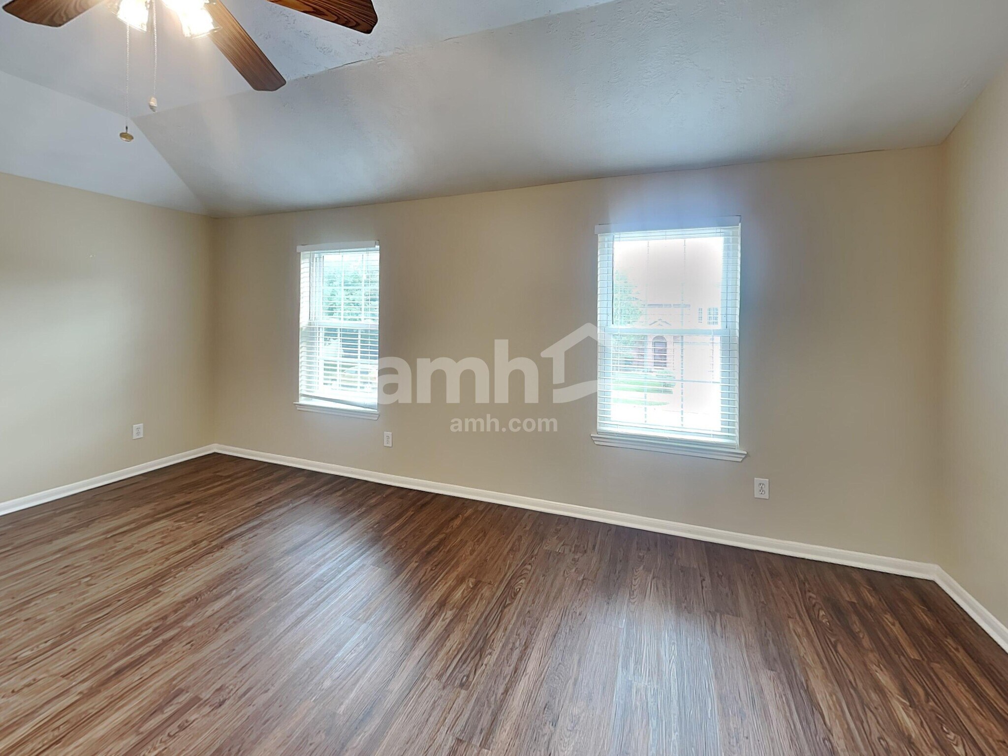 Building Photo - 26887 Castlecliff Ln
