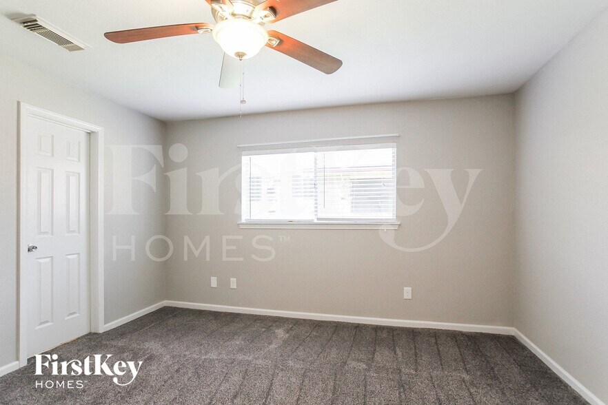 Building Photo - 14530 County Cress Dr