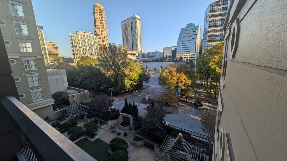 Building Photo - 3334 Peachtree Rd NE