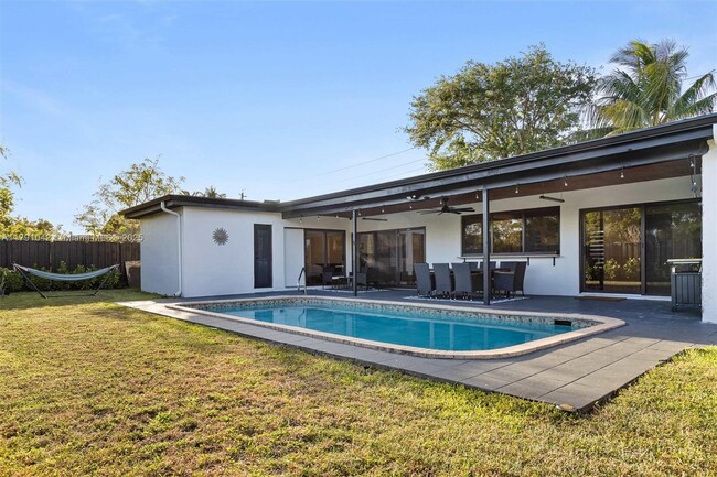 Building Photo - 8160 NW 20th Ct