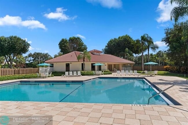 Building Photo - 3350 Jaywood Terrace