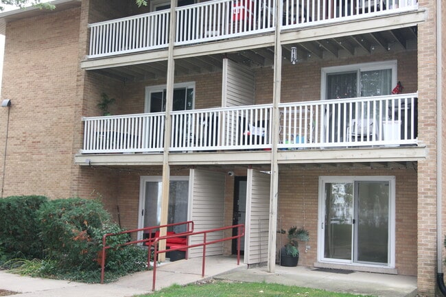 Building Photo - 960 Beau Dr