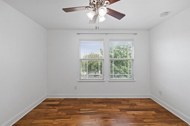 Building Photo - 1821 Indian Lodge Dr
