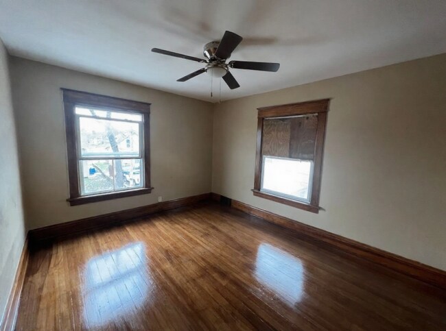 Building Photo - 2214-2216 7th Ave