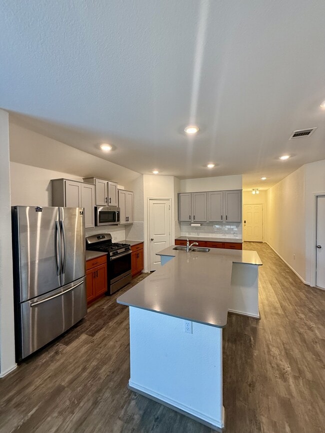 Building Photo - 3908 Ignacio Dr