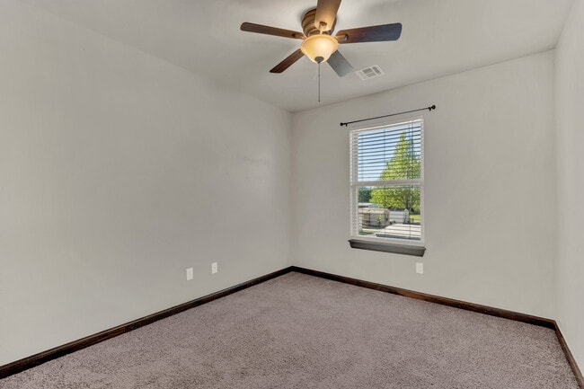 Building Photo - 14 NE 7th St