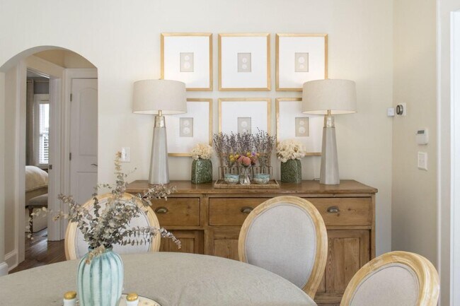 Building Photo - 801 Durant Pl NE