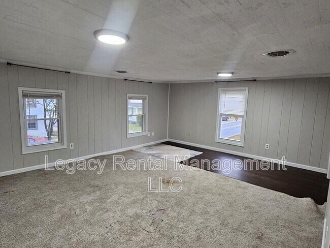 Building Photo - 2303 Old Berwick Rd