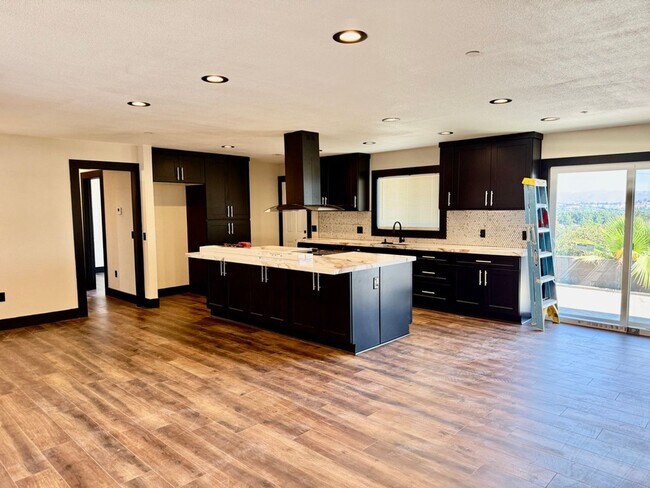 Building Photo - 15178 Darnell Dr