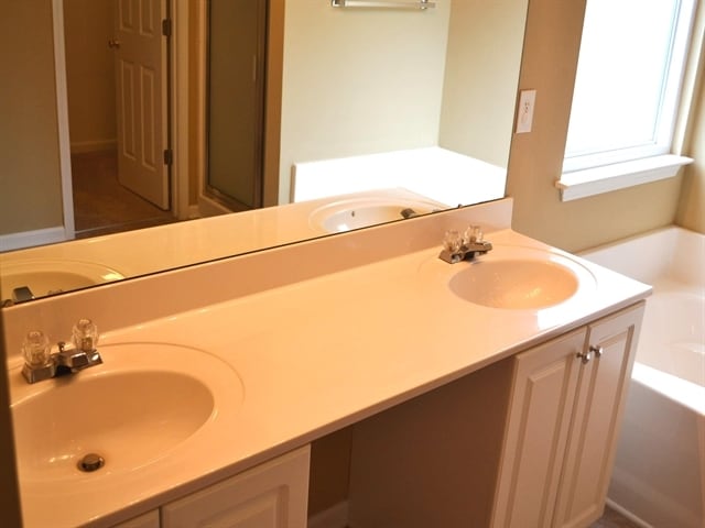 Building Photo - 200 Crossview Dr