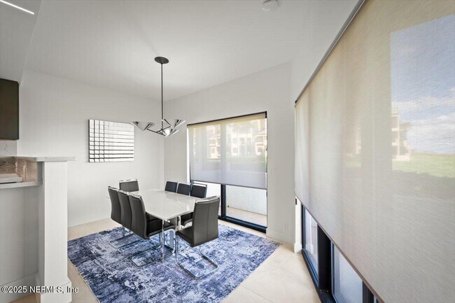 Building Photo - 739 Spinnakers Reach Dr