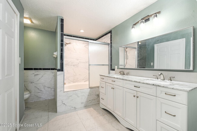 Building Photo - 6105 Banyan St