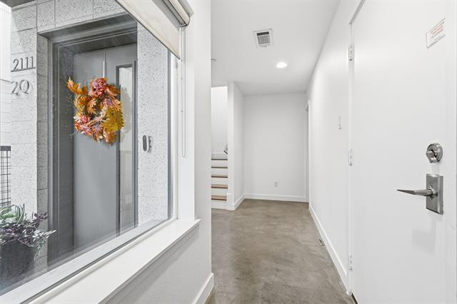 Building Photo - 2111 Bennett Ave