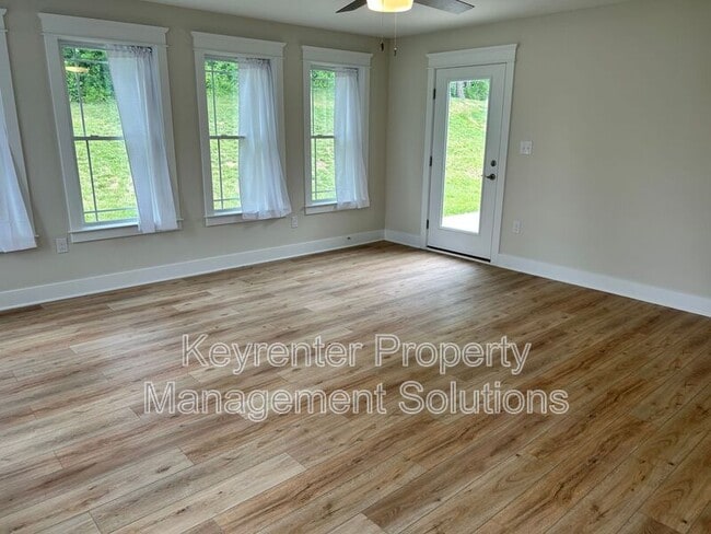 Building Photo - 185 Lindburgh Dr